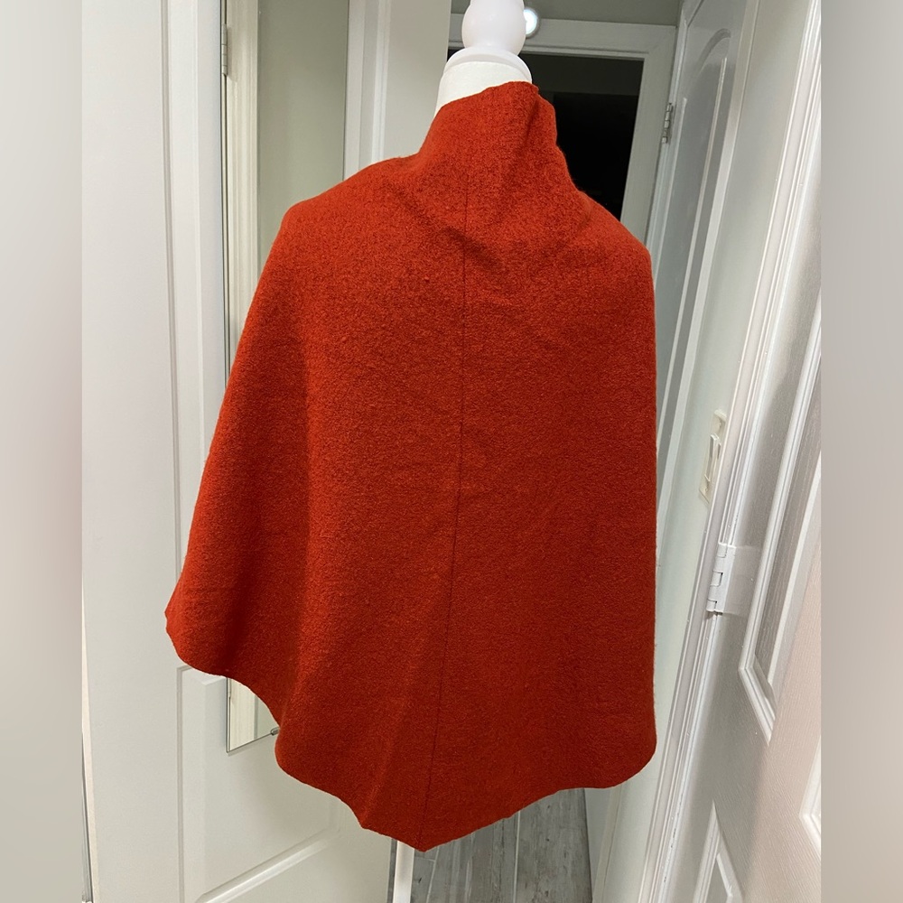Unique Designer 100% Wool Orange/Red infinity Cardigan/Wrap Shawl Made in Europe - Picture 3 of 5